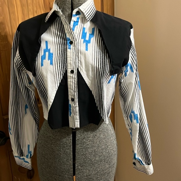 Roper Black and White Button-Up Crop Shirt with Turquise Accents - Picture 2 of 10